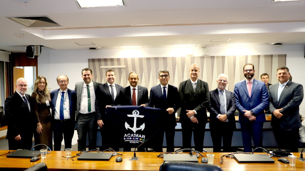 The nautical sector's voice reaches the Senate with the Parliamentary Front